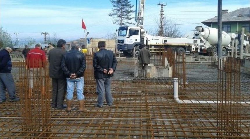 Yanaz K&ouml;y&uuml;ne Bin Kişilik Cami