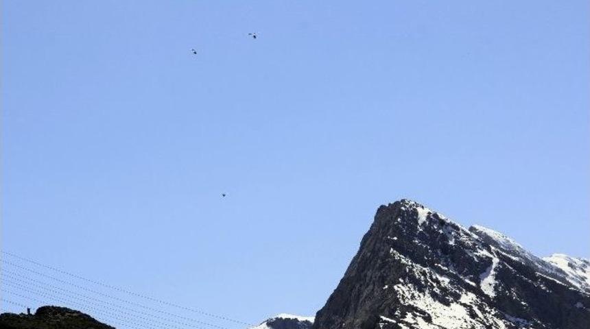 Hakkari Sınır Hattında Hareketli Saatler