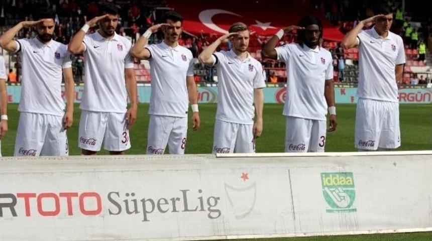 Trabzonsporlu Oyunculardan Asker Selamı