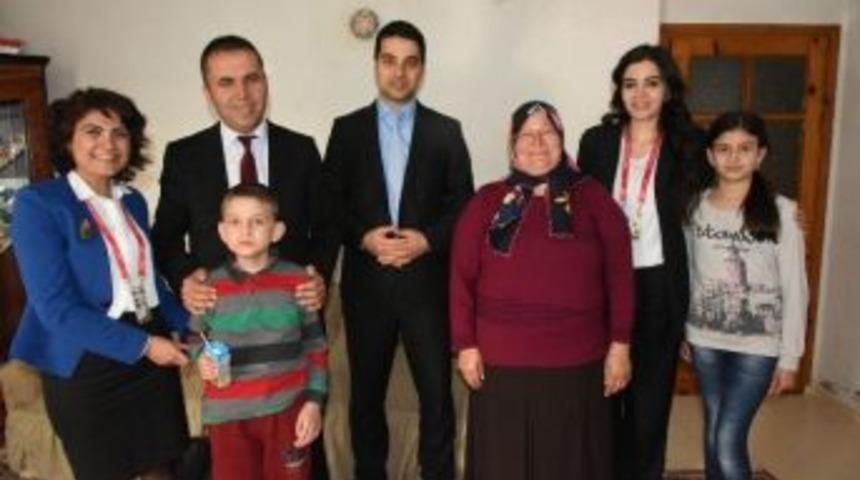 Alanya Belediyesi Otizmin Farkında Otizmlinin Yanında