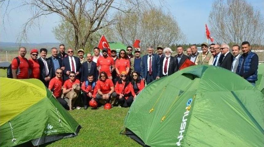 Stk&rsquo;lar İn&ouml;n&uuml;&rsquo;de &Ccedil;adır Kurdu