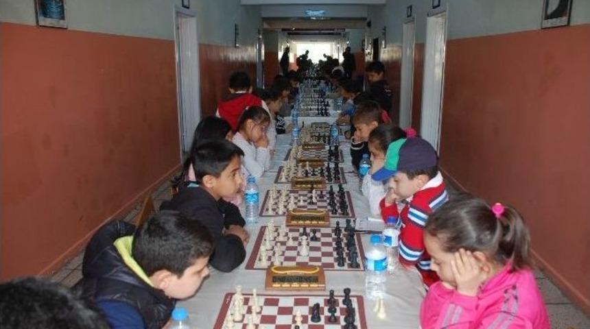 Adıyaman Cumhuriyet İlkokulu Satran&ccedil; Turnuvası D&uuml;zenledi