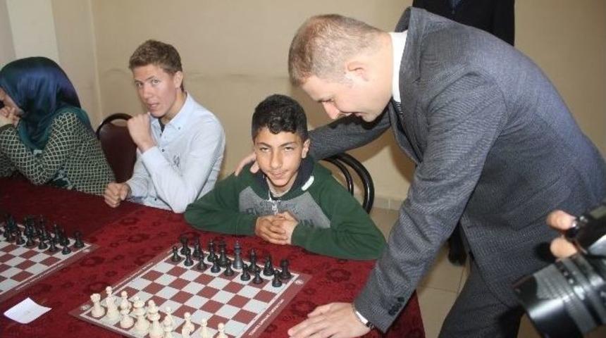 Hask&ouml;y&rsquo;de Satran&ccedil; Turnuvası Yapıldı