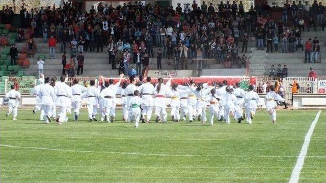 Diyarbekirspor, Sakaryaspor Maçında Dostluk Rüzgarı