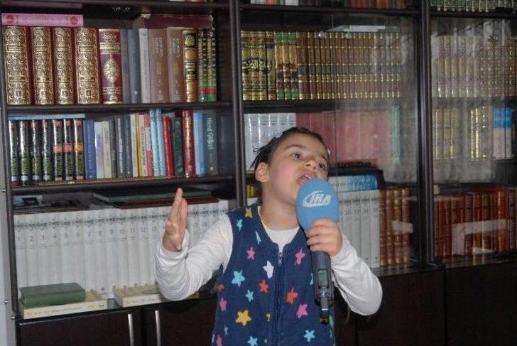 Davutoğlu, İstiklal Marşı’nı Ezbere Okuyan Minik Kübra’yı Ankara’ya Davet Etti G1