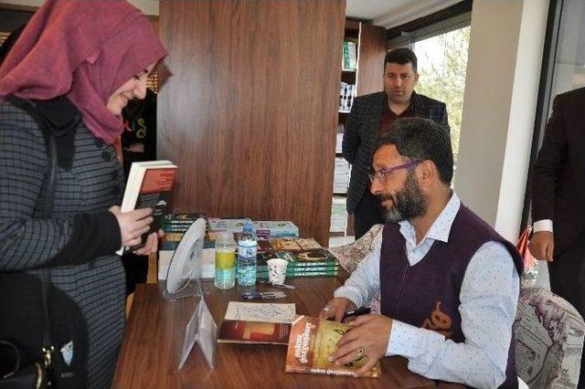 Sinan Yağmur, Muş’ta Okuyucularıyla Buluştu