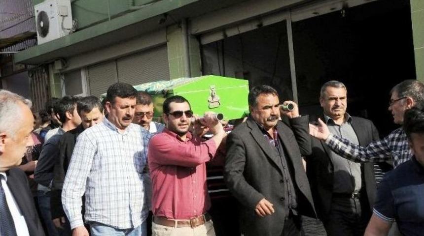 İstanbul&rsquo;da &Ouml;l&uuml; Bulunan Polis Memuru Toprağa Verildi