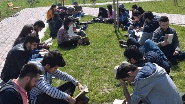 Bandırma Onyedi Eylül Üniversitesi “kitabını Al Gel” Etkinliği Düzenledi