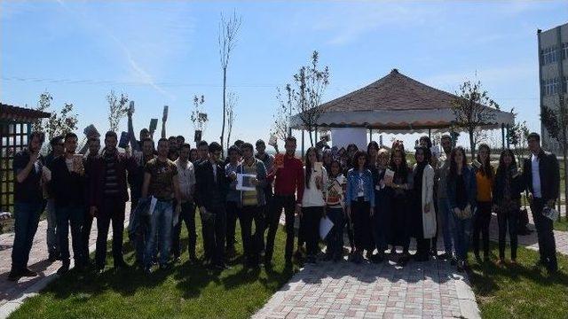 Bandırma Onyedi Eylül Üniversitesi “kitabını Al Gel” Etkinliği Düzenledi