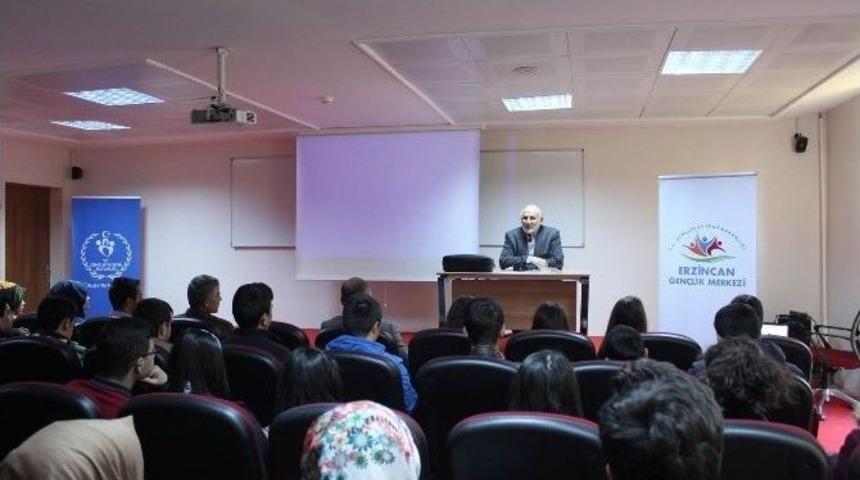 Gen&ccedil;lerle Şiir &Uuml;zerine S&ouml;yleşi Yapıldı