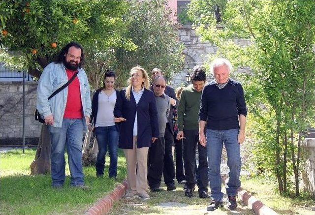 Kahvaltını Al Sanat Sokağına Gel