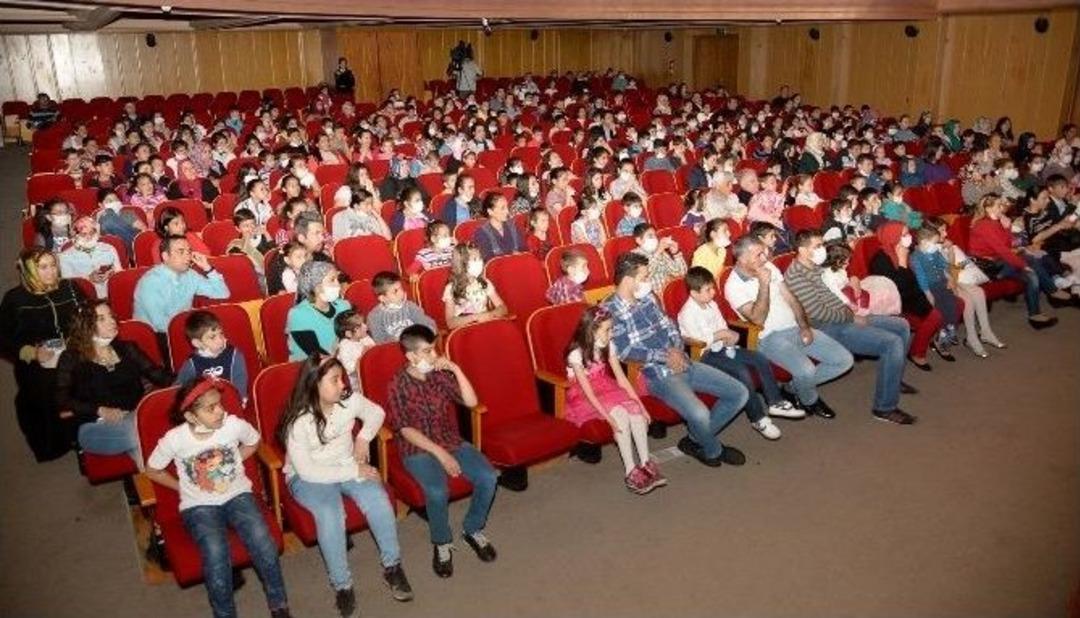 L&ouml;semi Hastalarına Tiyatro Morali