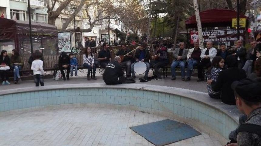 Sokak M&uuml;zisyenlerinin Tınısı Eskişehir&rsquo;i Sardı