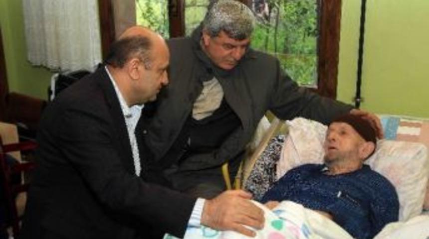Bakan Ve Valiler, Başkanın Babasını Ziyaret Ettiler