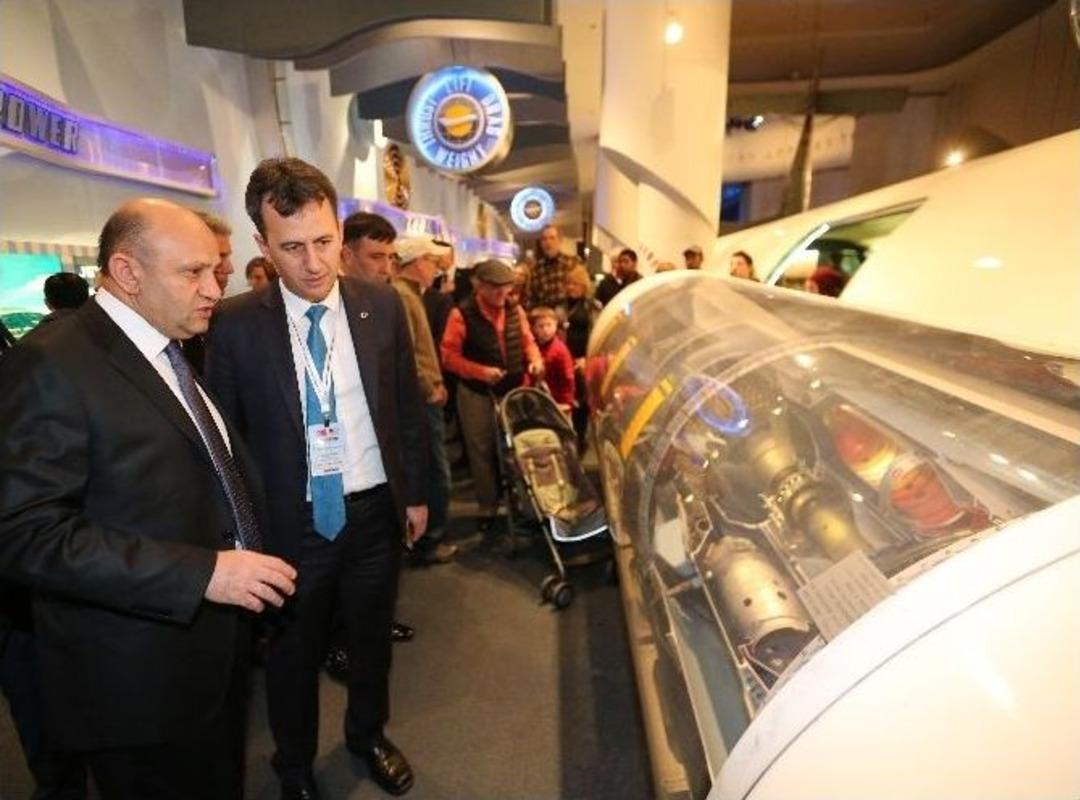 Bakan Işık Chicago Sanayi Ve Bilim M&uuml;zesi&rsquo;nde İncelemelerde Bulundu