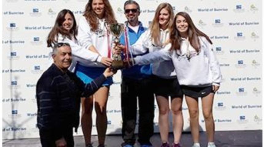 İyte Bayan Tenis Takımı &Uuml;niversiteler Arası Şampiyon Oldu