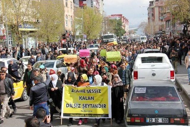 Cinsel İstismar Olayı Protesto Edildi