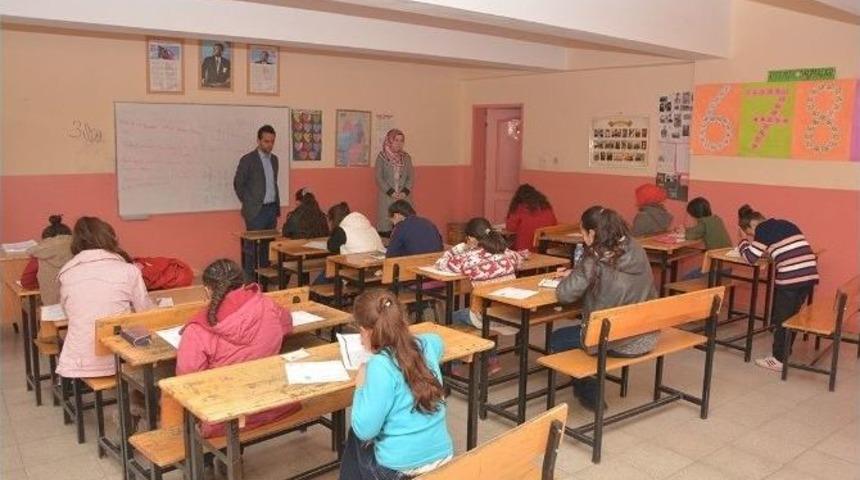 Çatak’ta Hadis Okuma Yarışması