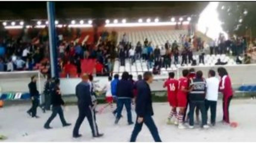 İzmir&rsquo;de Amat&ouml;r Ma&ccedil;ta Olaylar &Ccedil;ıktı