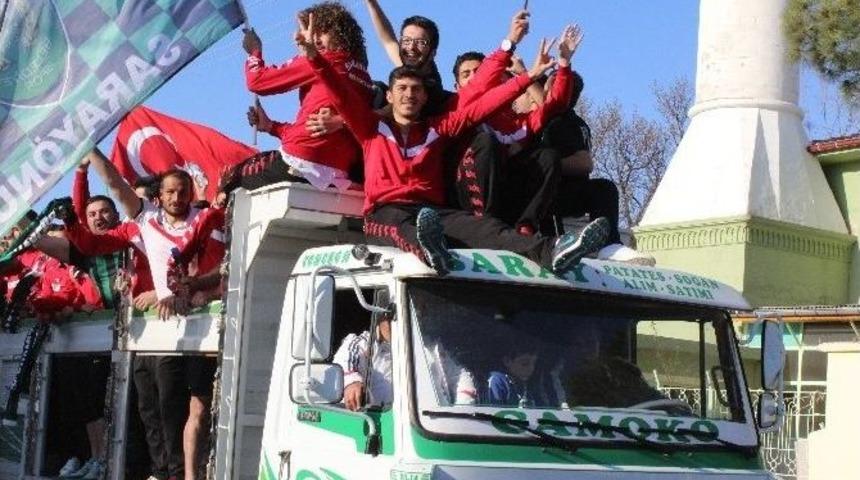 Kamyon Kasasında Şampiyonluk Kutlaması