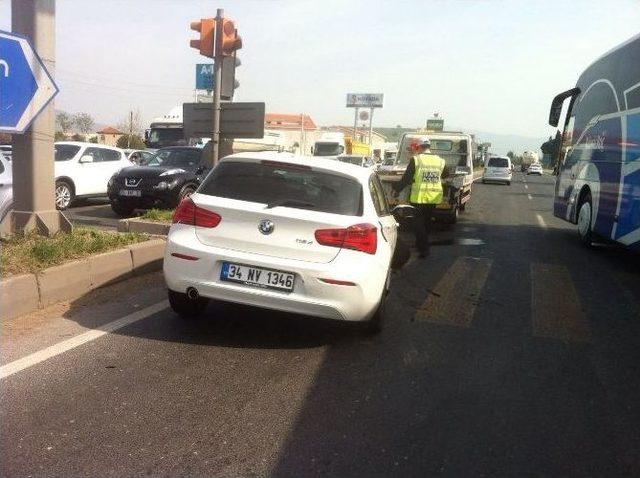 Menemen’de Ambulans İle Otomobil Çarpıştı: 2 Yaralı