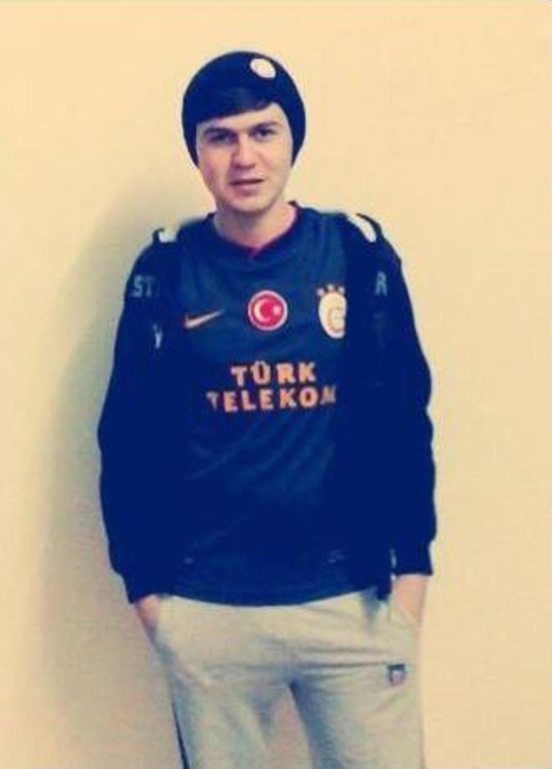 İki Motosiklet Kamyonla &Ccedil;arpıştı: 2 &Ouml;l&uuml;, 1 Yaralı