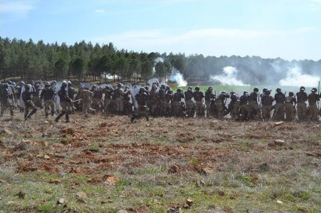 &Ccedil;adır Kent Eyleminde Gerginlik