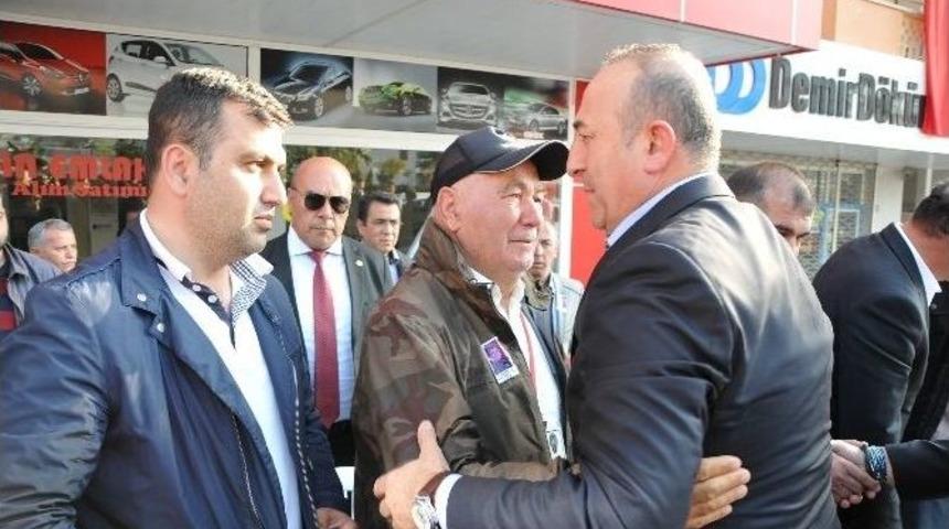 Bakan &Ccedil;avuşoğlu&rsquo;ndan Şehidin Ailesine Taziye Ziyareti