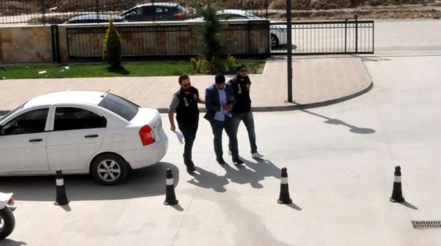 Uşak Polisi 4 Kilo Esrar Ele Ge&ccedil;irdi