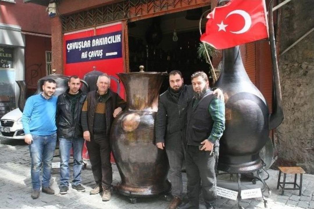 Trabzonlu Bakır Ustası Bu Kez D&uuml;nyanın En B&uuml;y&uuml;k Yoğurt Bakracını Yaptı