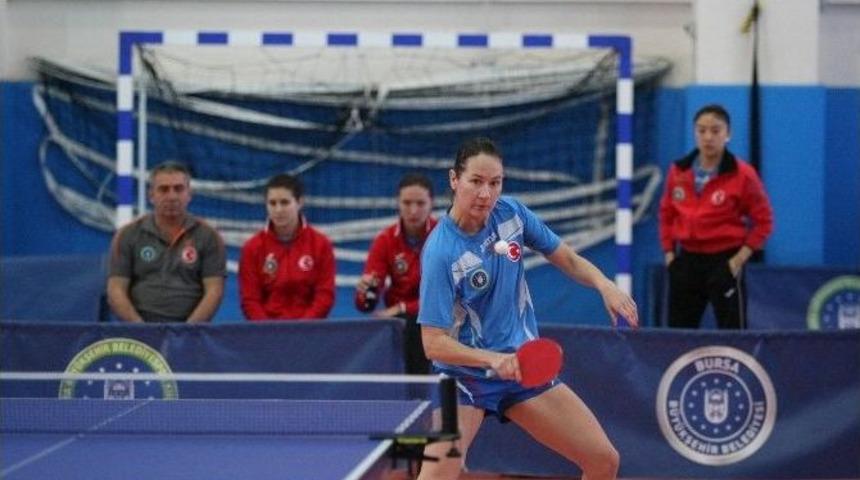 Bursa Büyükşehir Belediyesporlu Raketler Finalde