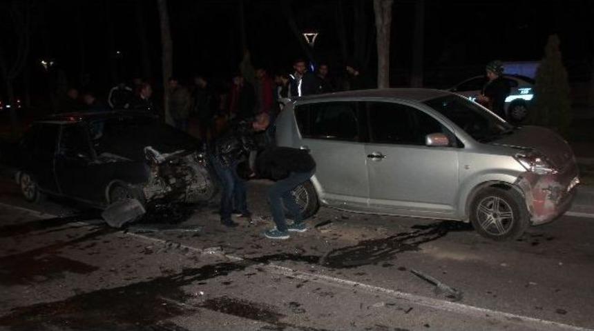 Elazığ&rsquo;da 5 Aracın Karıştığı Kazada 6 Kişi Yaralandı