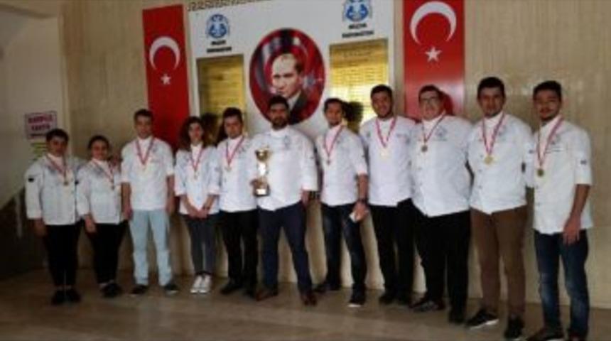 Yemek Yarışmasında Sel&ccedil;uk&rsquo;a 8 Altın 2 G&uuml;m&uuml;ş Madalya