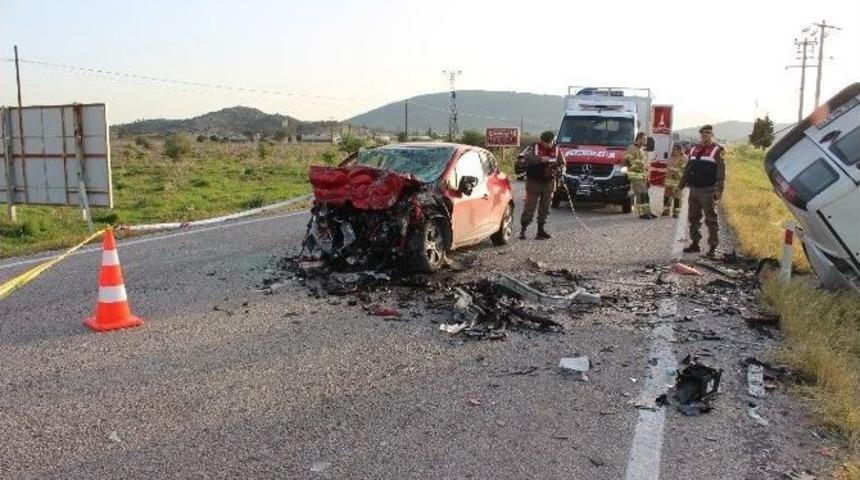 Fo&ccedil;a Yolunda Kaza: 1 &Ouml;l&uuml;, 1 Ağır Yaralı