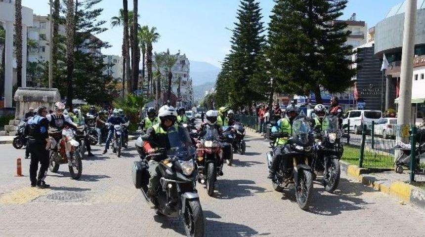 400 Motorcu Kumluca&rsquo;da Buluştu