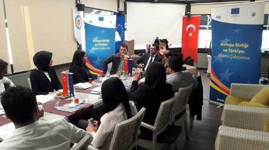 Gen&ccedil;lere Avrupa Birliği&rsquo;nin Fırsatları Anlatıldı