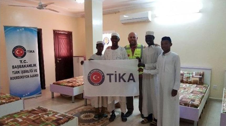 Sudan&rsquo;da &Ouml;ğrenci Yurduna Donanım Desteği