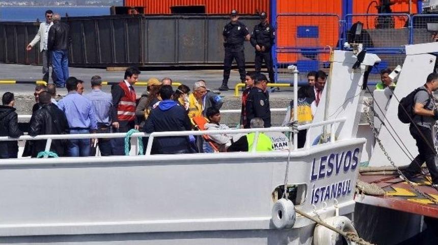 Dikili&rsquo;ye İkinci M&uuml;lteci Kafilesi De Geldi