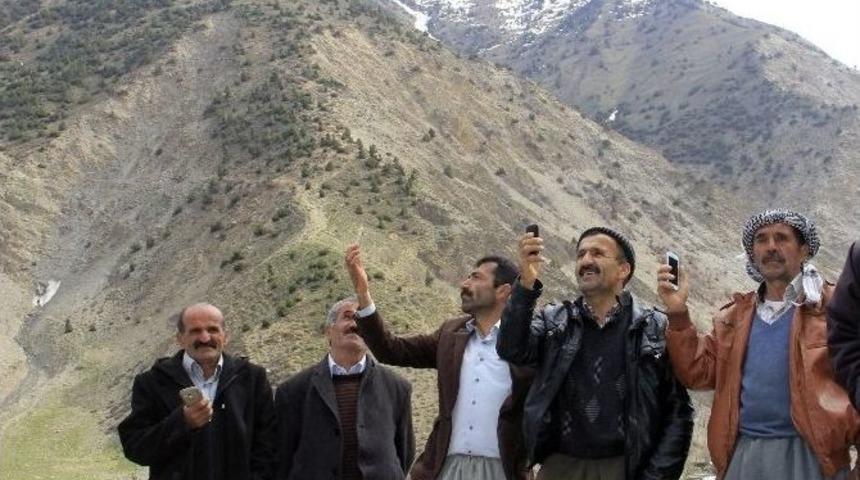 Bu K&ouml;yde Hi&ccedil;bir Şebeke &Ccedil;ekmiyor