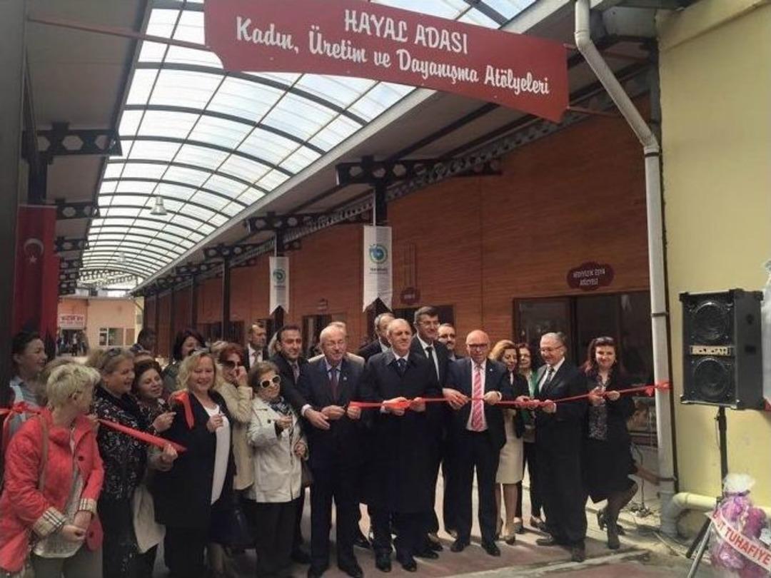 Kadın, &Uuml;retim Ve Dayanışma At&ouml;lyeleri A&ccedil;ıldı