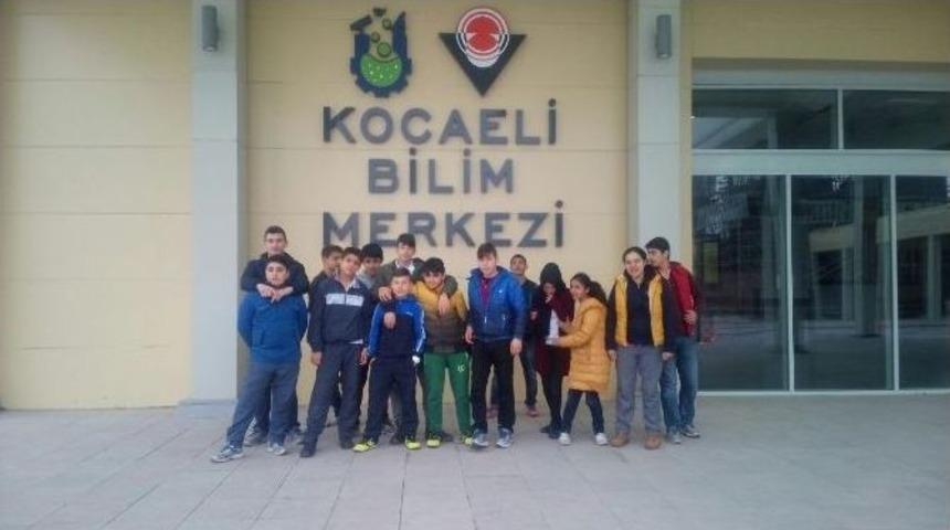 Beyaz Kalpler, Bilim Merkezi&rsquo;nde