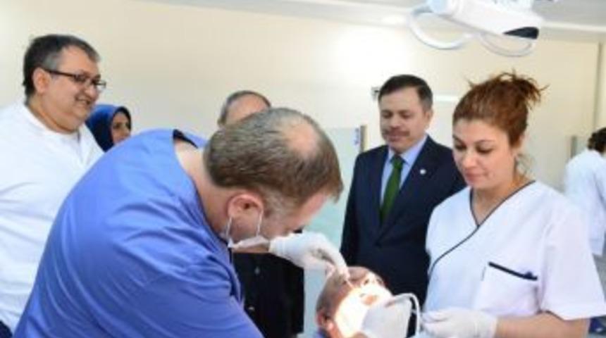 Uşak &Uuml;niversitesi Diş Hekimliği Fak&uuml;ltesi Kliniğinde Her T&uuml;rl&uuml; Tedavi İmkanı