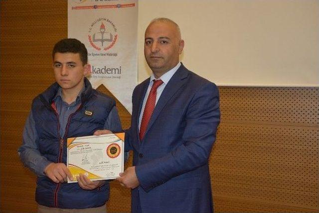 Yunusemre İmam Hatip Lisesi Şiir Dalında Birinci Oldu