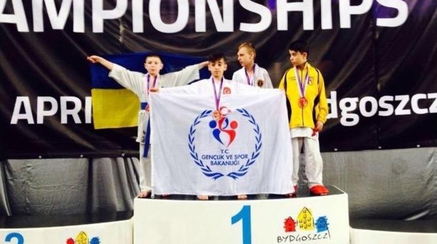 7. D&uuml;nya Shotokan Karate Şampiyonası&rsquo;nda Hasan Yıldırım Altın Madalya Kazandı