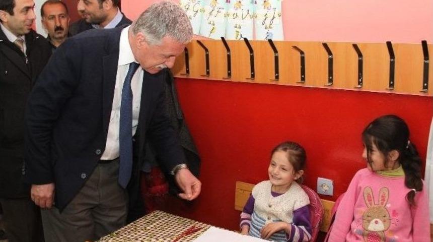 Be&uuml; Merkez K&uuml;t&uuml;phanesi&rsquo;nden Kitap Bağışı