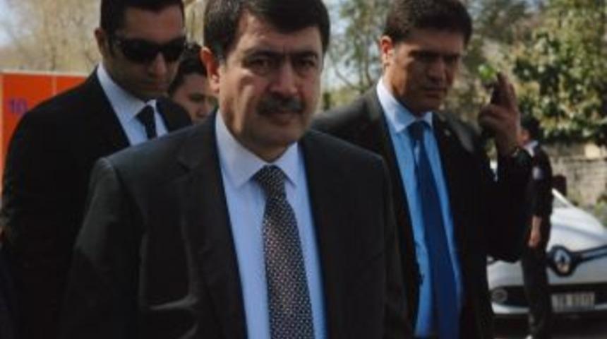 Vali Şahin: "enkaz Altında 2 Kişi Var"