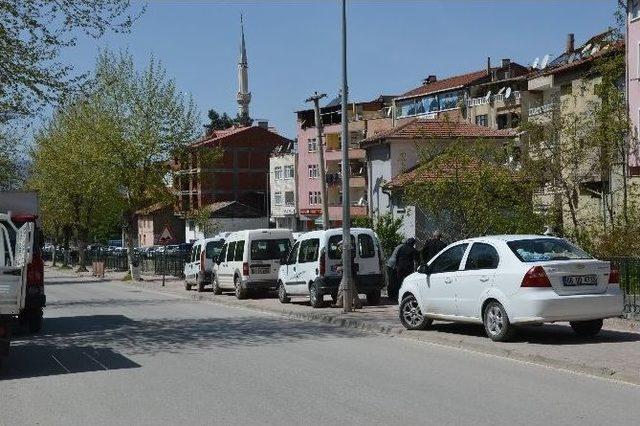 Kaldırıma Parklar Vatandaşı Bezdirdi