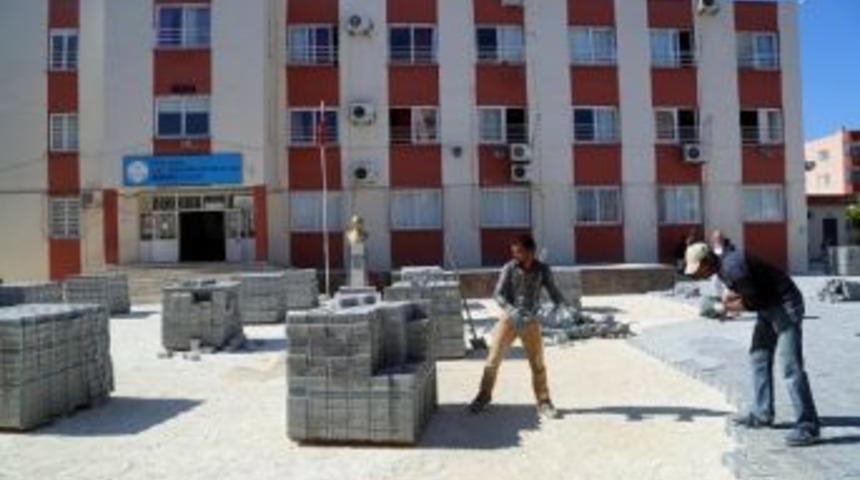 Erdemli Belediyesi&rsquo;nin Okullara Desteği S&uuml;r&uuml;yor