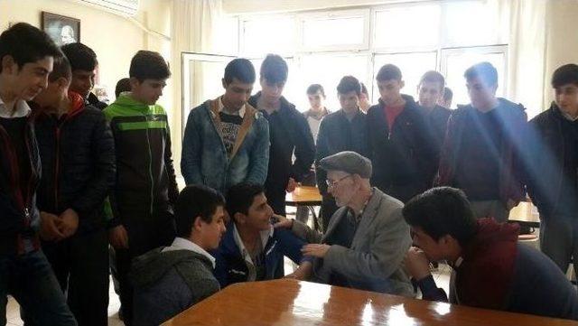 Burhaniye’de İmam Hatiplilerin Huzurevi Ziyareti