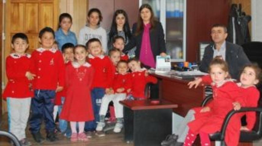 &Ouml;ğrenciler, Belediye Basın Yayın Ve Halkla İlişkiler B&uuml;rosu Ziyaret Etti